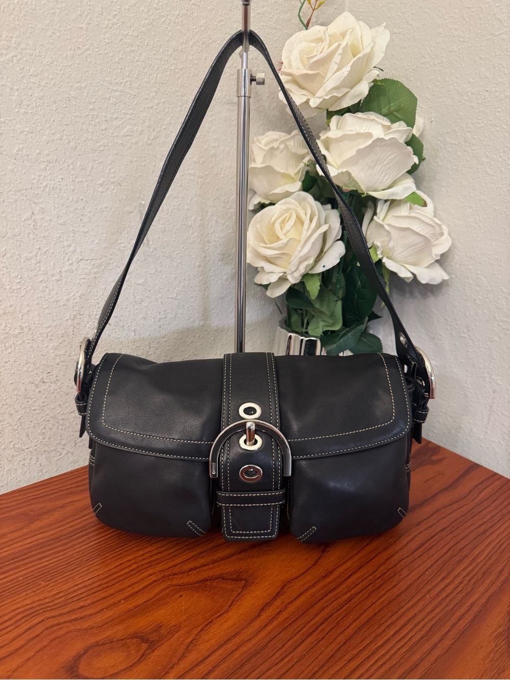 Vintage Coach Black Leather  Bag with Contrast Stitching and Buckle